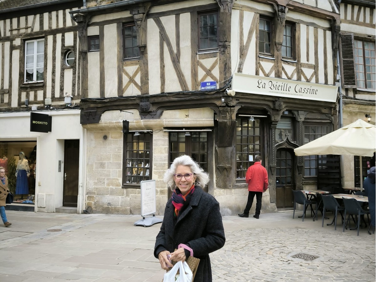 Picture of a French student visiting Compiègne North of France during her French immersion program with Chantal