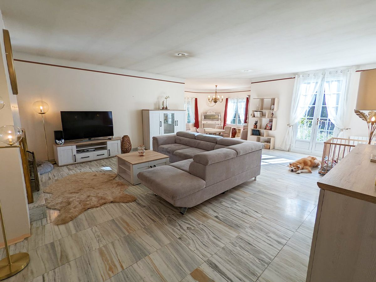 The living space at Eliane's home your French immersion teacher in South of France