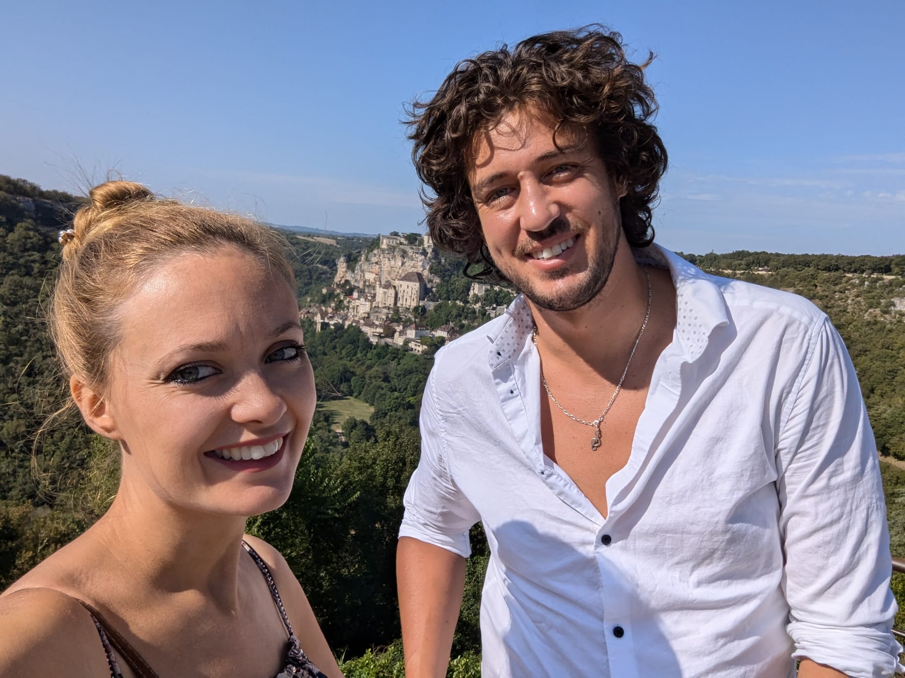 Eliane and Benjamin? your teachers and hosts for your immersive French lessons at home